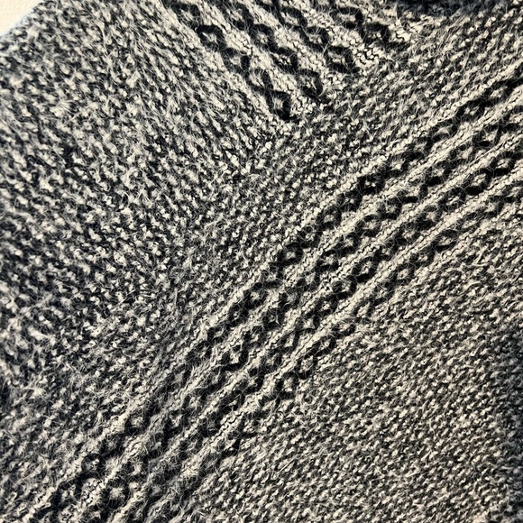 Black Cowl Neck Poncho One Size Fits Most NWT - Picture 7 of 9